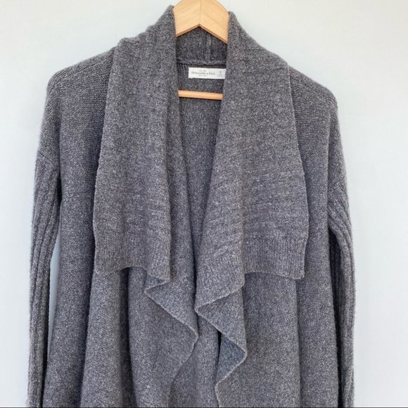 Abercrombie & Fitch  cardigan - Picture 4 of 9